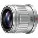 Panasonic Lumix G 42,5mm f/1.7 ASPH. Power O.I.S. lens, silver