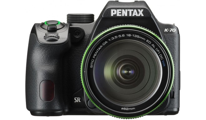 Pentax K-70 + DA 18-135mm WR Kit, must