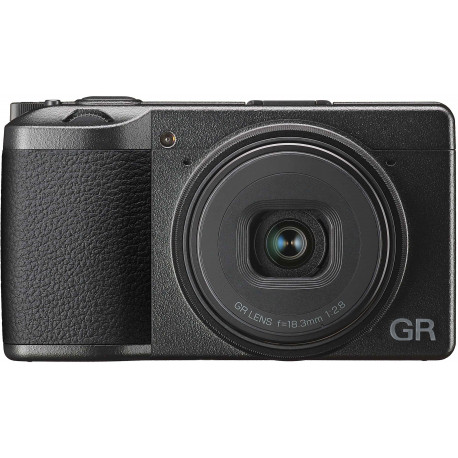 Ricoh GR III, must