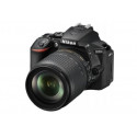 Nikon D5600 + 18-105VR + bag + SD16GB
