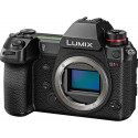 Panasonic Lumix DC-S1R + 16-35mm f/4.0