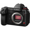 Panasonic Lumix DC-S1H + 50mm f/1.4