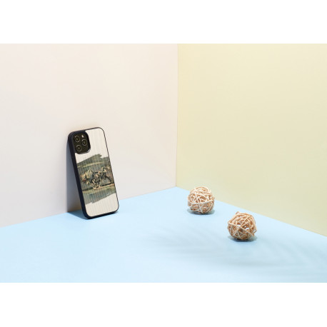 MAN&WOOD case for iPhone 12/12 Pro white bull
