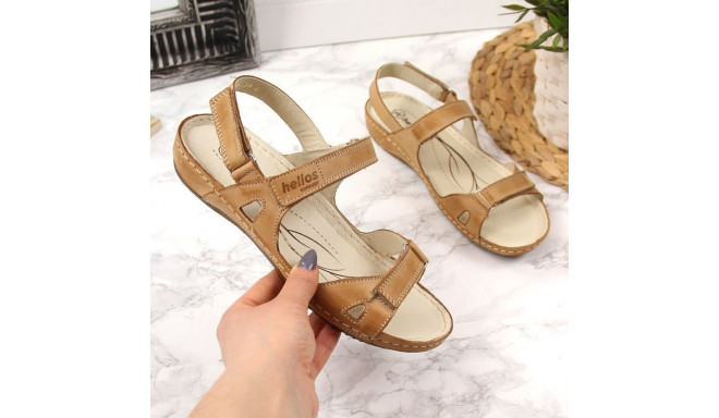 Comfortable brown leather sandals W Helios 205 (37)