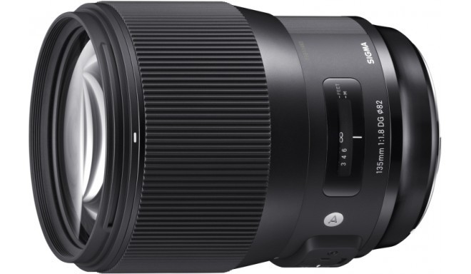 Sigma 135mm f/1.8 DG HSM Art lens for Nikon