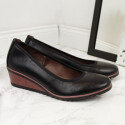 Black wedge pumps W Vinceza (37)