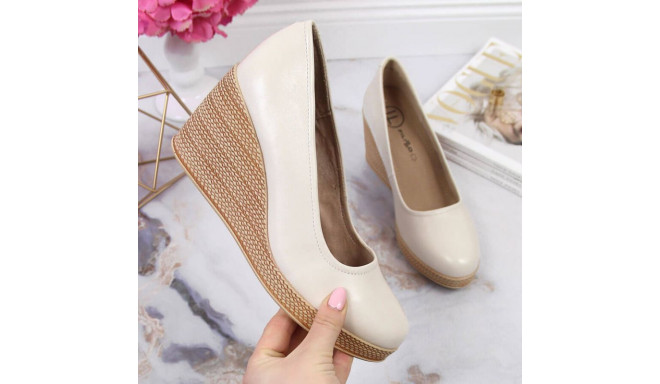 Pumps on the wedge Filippo W PAW339C beige (40)