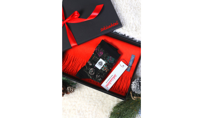 SOKISAHTEL Alpakavillase oranži salli ja MIINA musta värvi sokkidega kinkekarp naistele 444