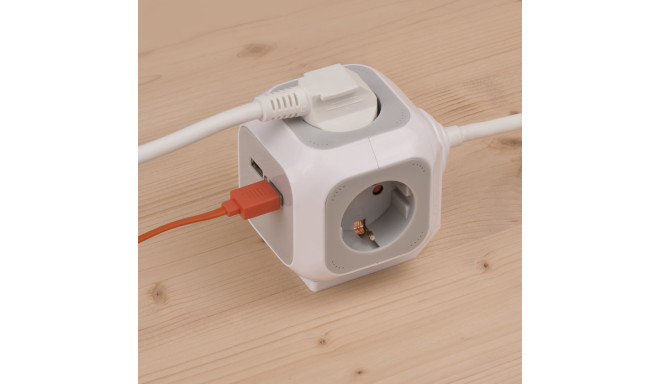 Brennenstuhl 4-way socket cube + USB