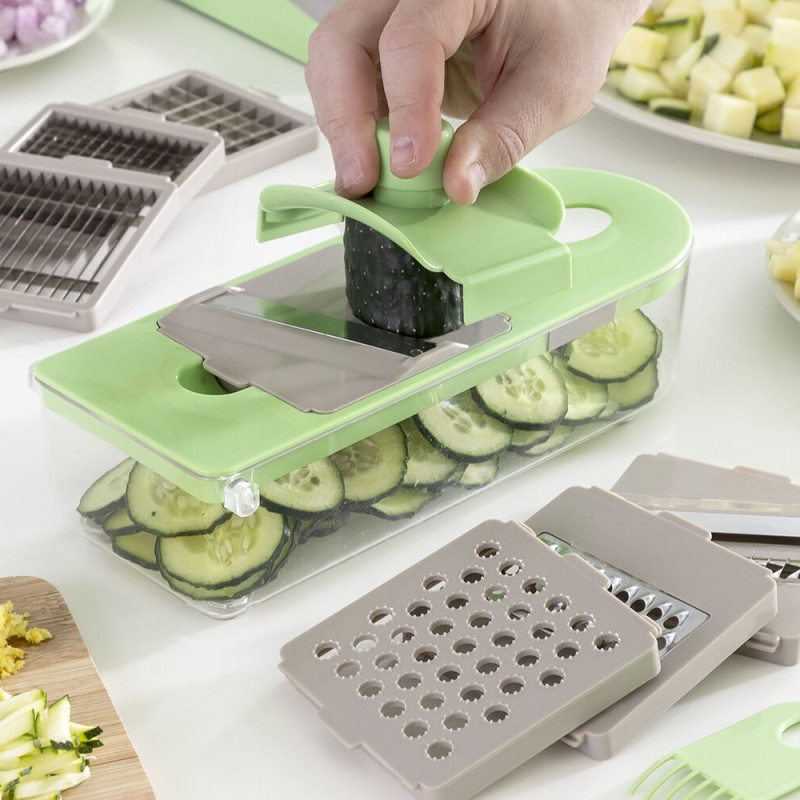 https://static1.nordic.pictures/43376648-thickbox_default/7-in-1-vegetable-cutter-grater-and-mandolin-with-recipes-and-accessories-choppie-expert-innovagoods.jpg