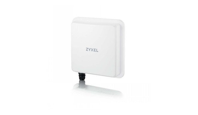 ZYXEL FWA710 5G OUTDOOR ROUTER STANDALONE/NEBULA WITH 1 YEAR NEBULA PRO LICENSE 2.5G LAN