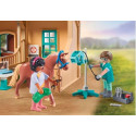 Zestaw z figurkami Horses 71352 Hipoterapia i lecznica zwierząt