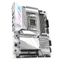 AORUS X670E PRO X motherboard AMD X670 Socket AM5 ATX