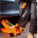 Neo Tools low profile hydraulic jack lifting weight up to 2.5T