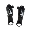 Nike Charge DX4610-010 football pads (M (160-170cm))