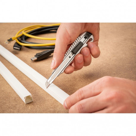 PROFESSIONAL Cutter, 9 mm blade, metal housing