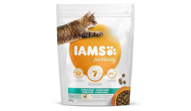 Полноценный сухой корм IAMS CAT Adult Sterilised с курицей 1,5 кг для кошек