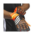 Adidas Predator Training M IQ4027 goalkeeper gloves (9.5)