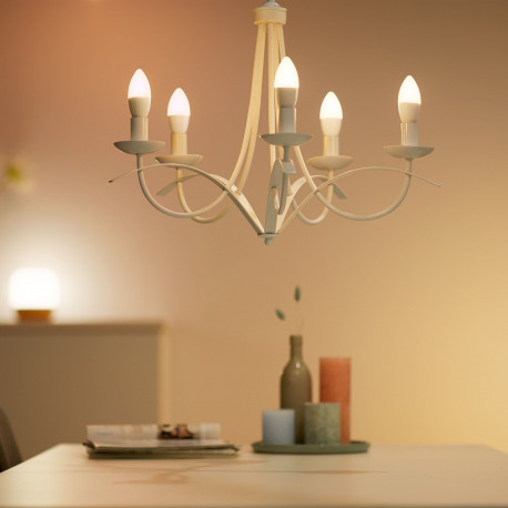 WiZ älylamppu, E14, RGBW - kaikki värit ja valkoisen valon sävyt, Wi-Fi, 470 lm