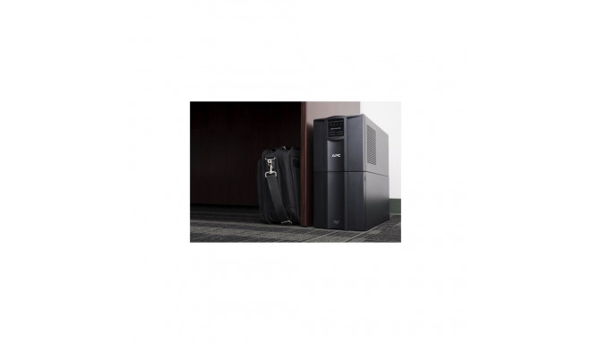 APC SmartConnect UPS SMT 2200 VA torn