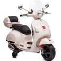 Jeździk akumulatorowy Scooter Vespa z kuferkiem biały