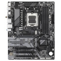 Motherboard - GIGABYTE B650 UD AX, AMD Ryzen 9000 Series, 7600MHz DDR5, 1x PCIe 5.0, 2x PCIe 4.0 M.2