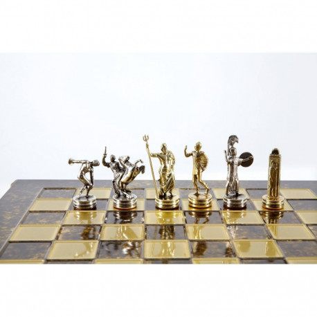 Disc Thrower Metal Chess Set With 36cm Chess Board Manopoulos