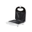 Adler | Sandwich maker | AD 301 | 750  W | Number of plates 1 | Number of pastry 2 | White