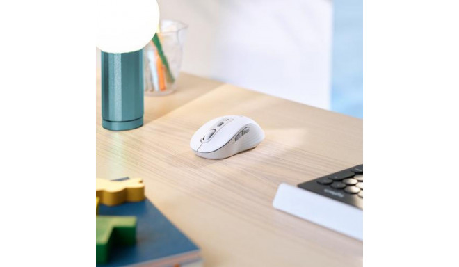 Logitech Signature M650 Wireless Mouse