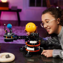 Technic 42179 planeet Maa ja Kuu orbiidil klotsid