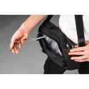 Pacsafe EXP 12 Sling schwarz