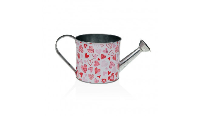 Watering Can Versa Red Hearts
