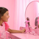 Barbie Deluxe Style nukk #4 pehme roosa kombinesoon, roosa ja pruuni patsidega juuksed