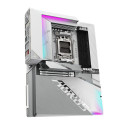 GIGABYTE B650E AORUS STEALTH ICE - Socket AM5 - motherboard (white/silver)