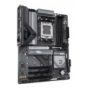 Gigabyte B850 Eagle WIFI6E emaplaat - AMD Ryzen 9000 seeria protsessorid, 8+2+2 faasi digitaalne VRM
