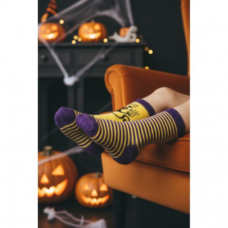 SOKISAHTEL ELVIRA meriinovillased musta kassi ja triipudega Halloweeni sokid beebidele