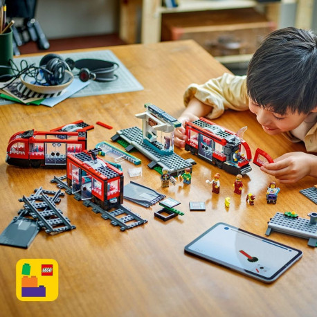 "LEGO 60423 City Straßenbahn mit Haltestelle"