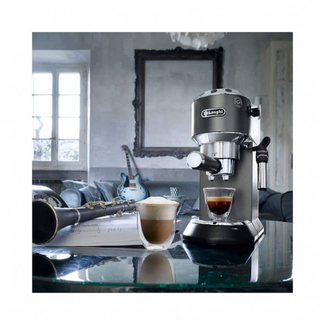 "DeLonghi Kaffeemaschine Dedica EC685.BK *schwarz*"