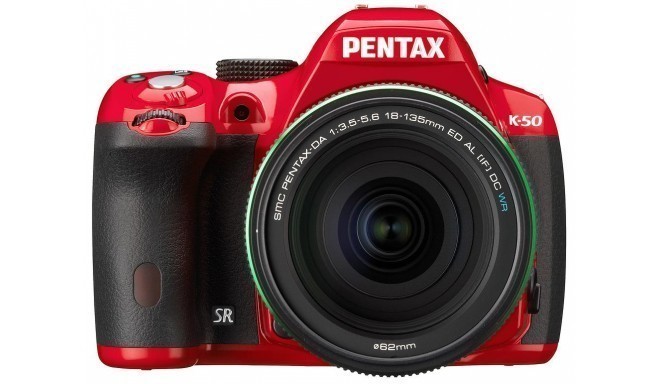 Pentax K-50 + 18-135мм WR Kit, красный