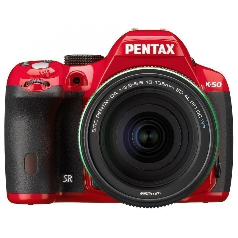 Pentax K-50 + 18-135мм WR Kit, красный