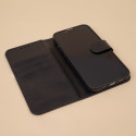 Smart Classic case for iPhone 16e / 17e black
