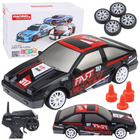 RC kaugjuhitav driftiauto vahetatavad rattad must 1:24