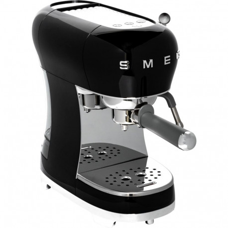 Smeg ECF02BLEU must espressomasin