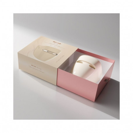 LED LIGHT THERAPY MASK IMPROVING FACIAL SKIN CONDITION