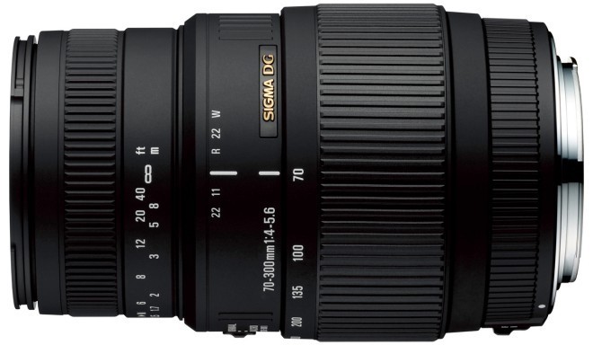 Sigma 70-300mm f/4-5.6 DG Macro lens for Pentax