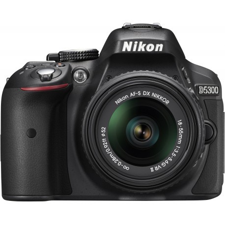 Nikon D5300 + 18-55mm VR II Kit, must