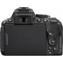 Nikon D5300 + 18-55mm VR II Kit must