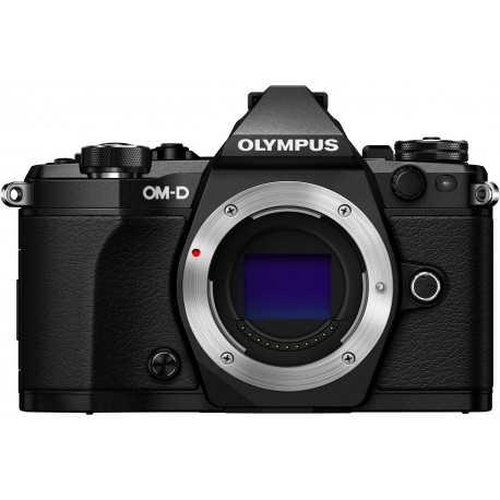 Olympus OM-D E-M5 Mark II + Tamron 14-150mm, melns