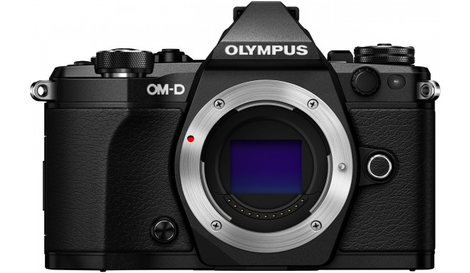 Olympus OM-D E-M5 Mark II + Tamron 14-150mm, must