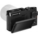 Fujifilm X-M1 + 18mm f/2.0, black